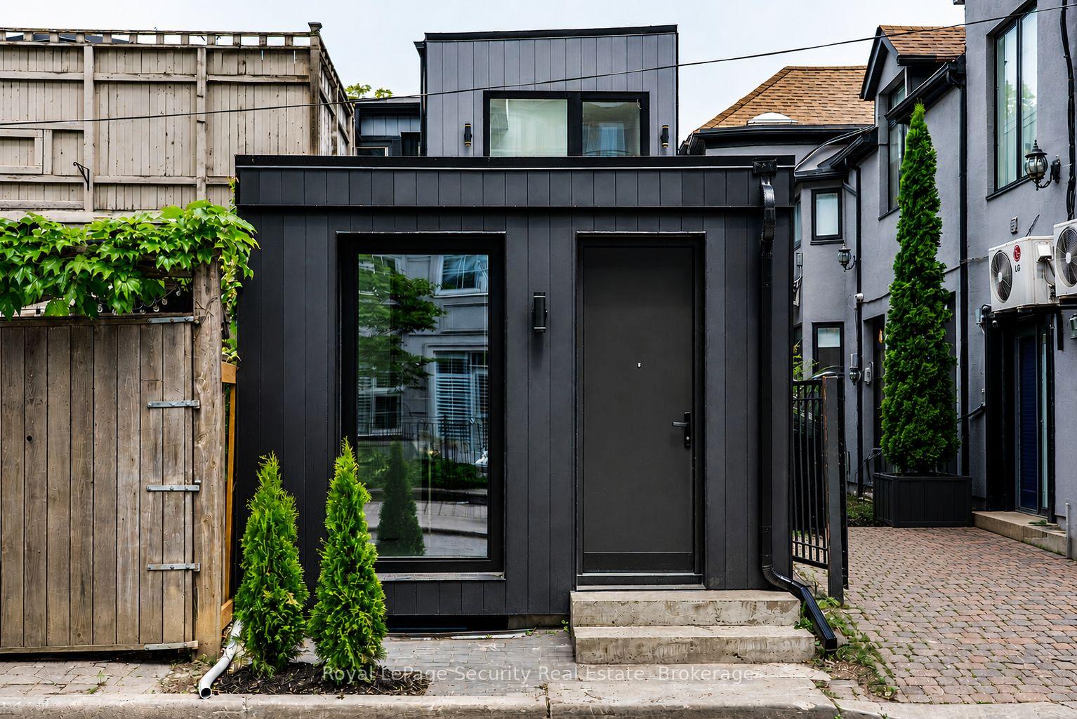 21 Belmont Street 2, Toronto C02, ON M5R 1P9