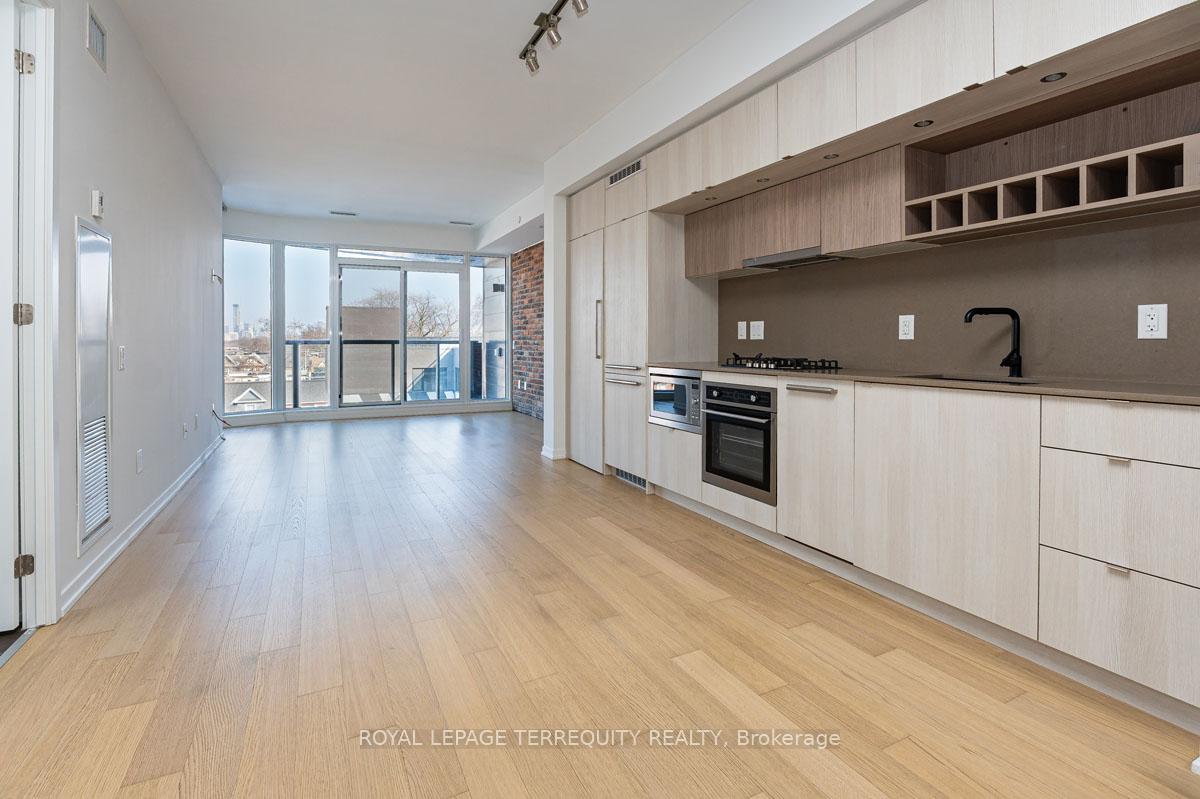 138 St Helens Avenue 501, Toronto C01, ON M6H 0B8