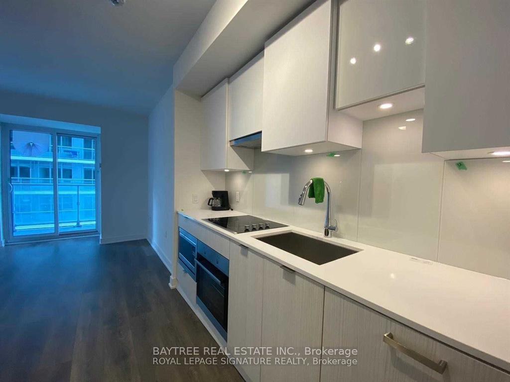 195 Redpath Avenue 1001, Toronto C10, ON M4P 0E4
