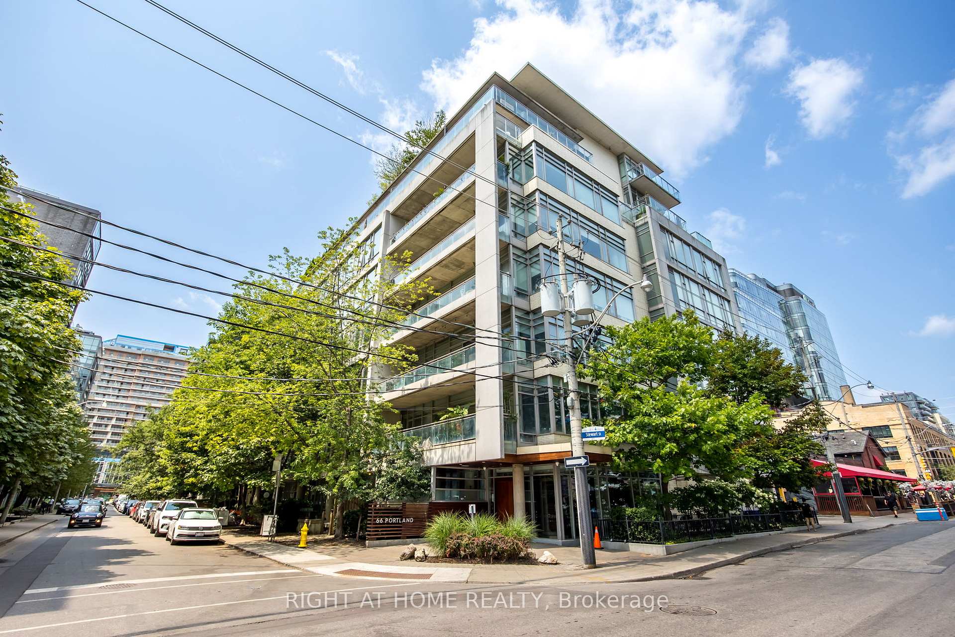 66 Portland Street PH 805, Toronto C01, ON M5V 2M6