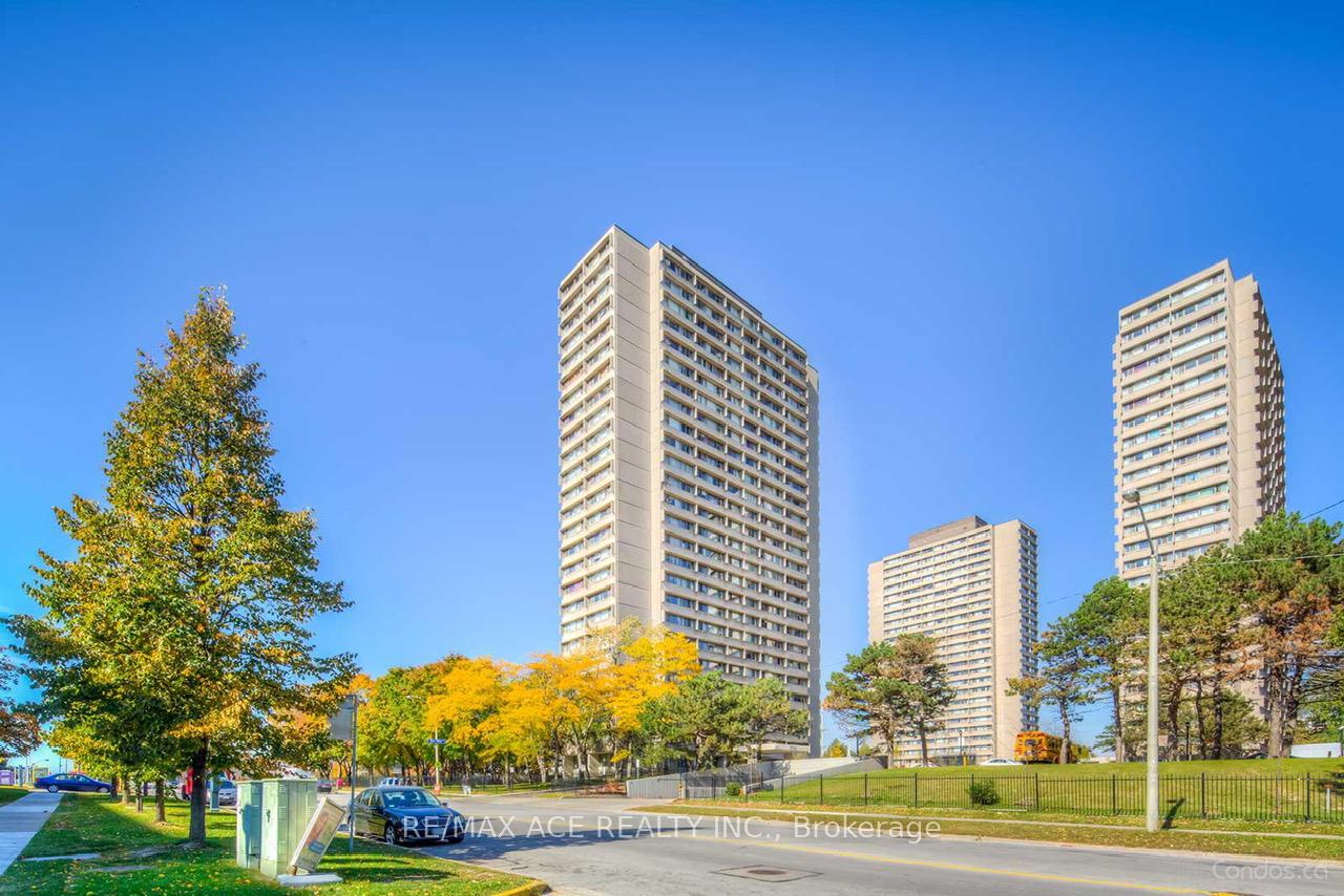 715 Don Mills Road 2504, Toronto C11, ON M3C 1S5