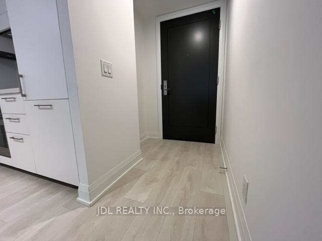 33 Frederick Todd Way 534, Toronto C11, ON M4G 0C9