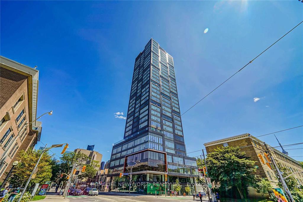 203 College Street 2505, Toronto C01, ON M5T 1P9