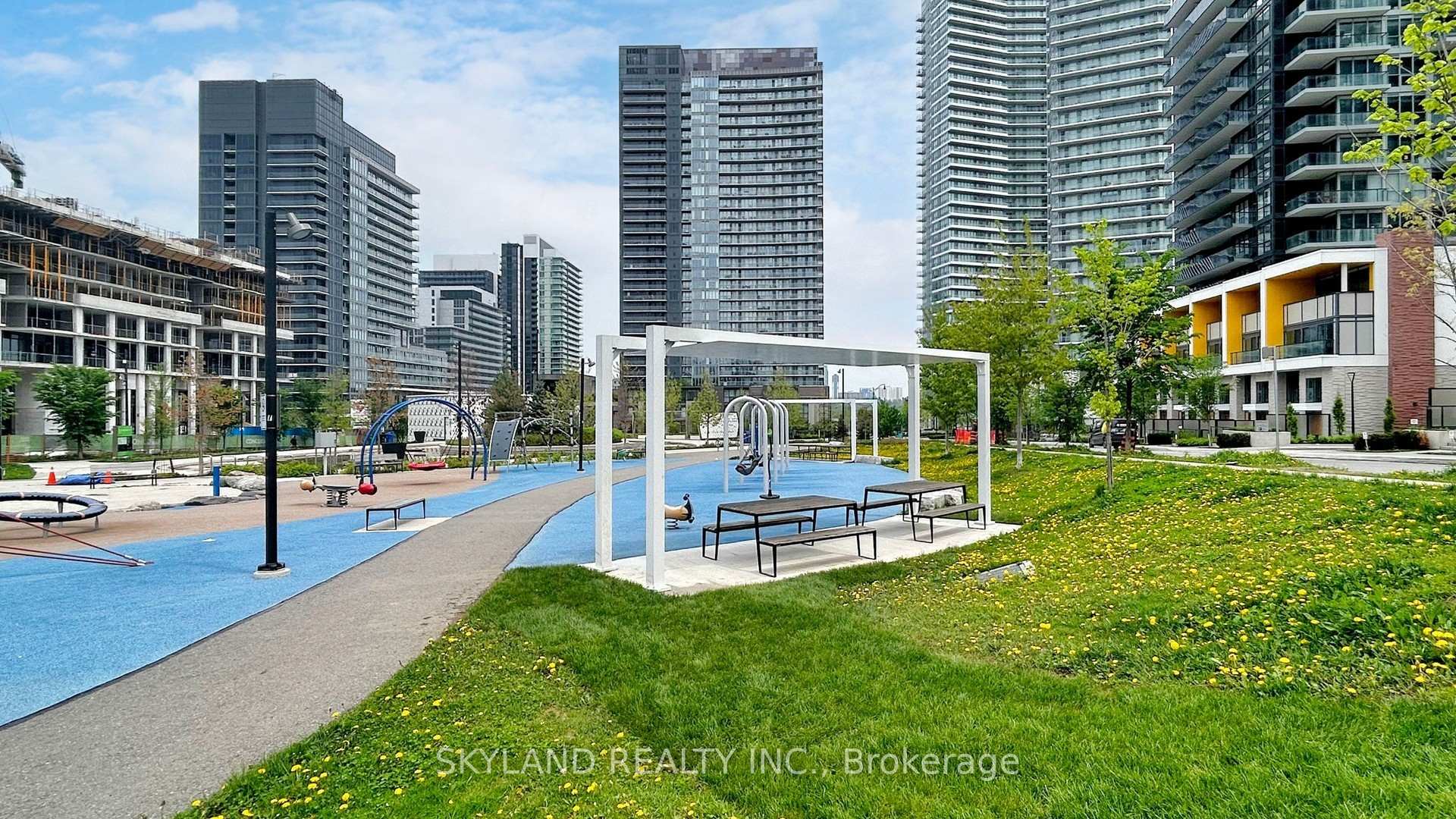 27 Mcmahon Street 608, Toronto C15, ON M2K 0J2