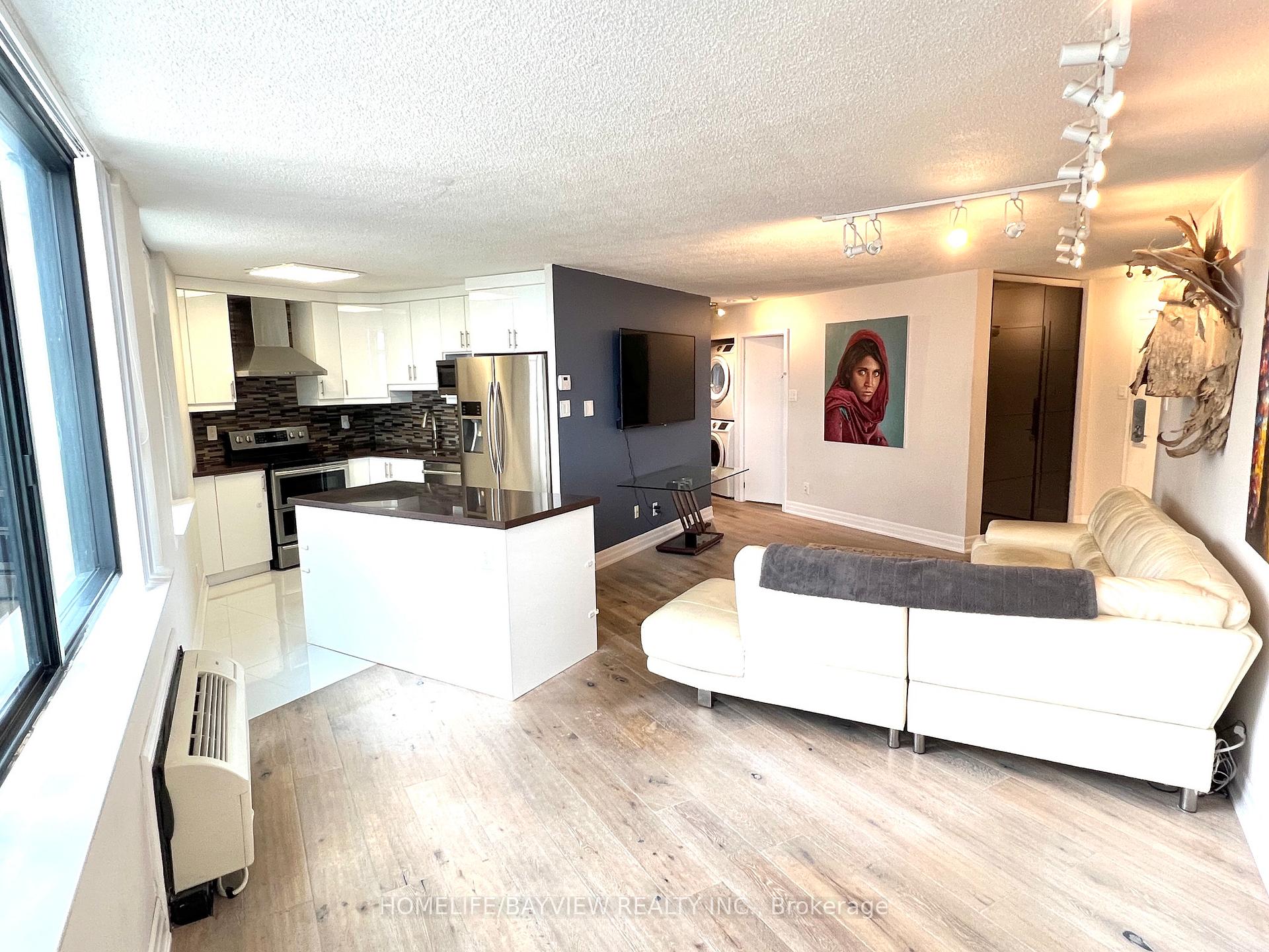 250 Queens Quay N/A W 1705, Toronto C01, ON M5J 2N2