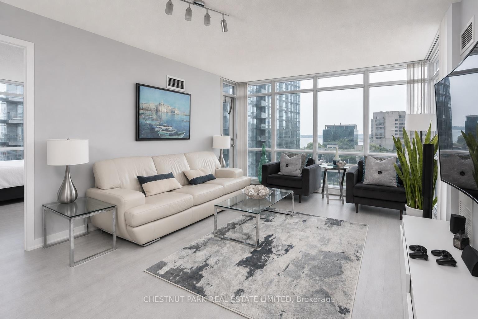 15 Fort York Boulevard 710, Toronto C01, ON M5V 3Y4