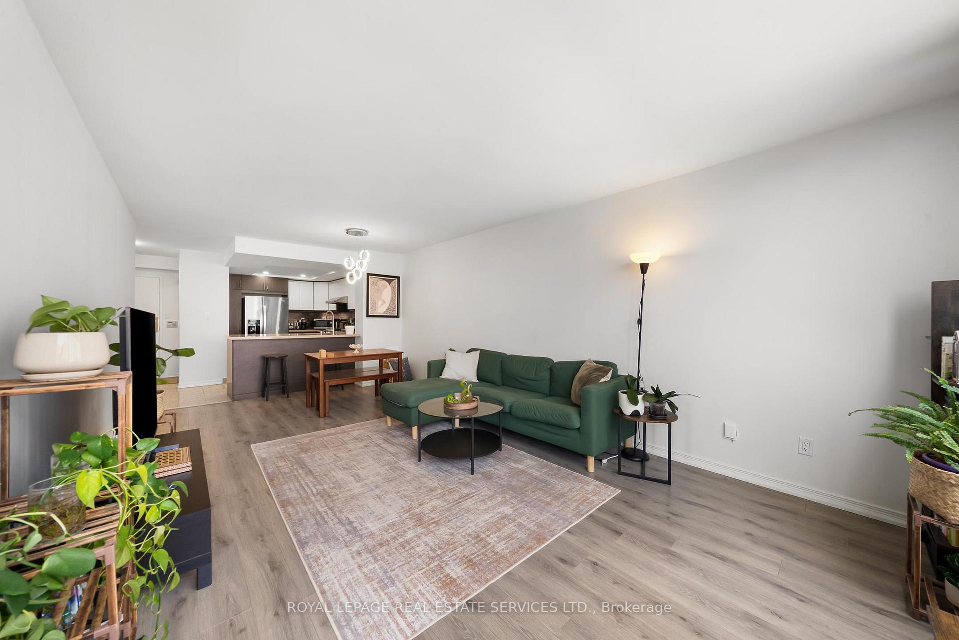 5785 Yonge Street 601, Toronto C14, ON M2M 4J2