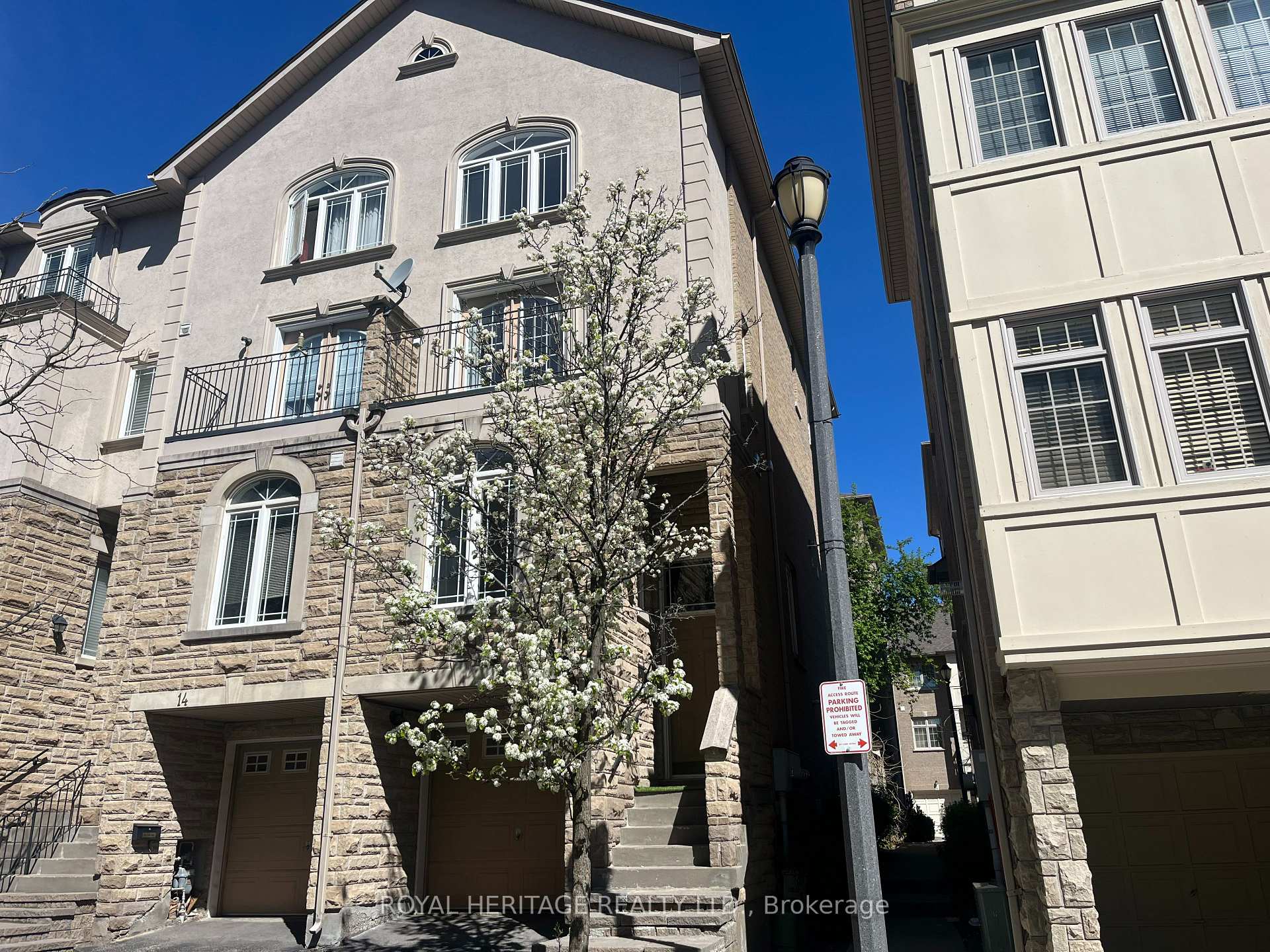16 William Poole Way 16, Toronto C14, ON M2N 7A7