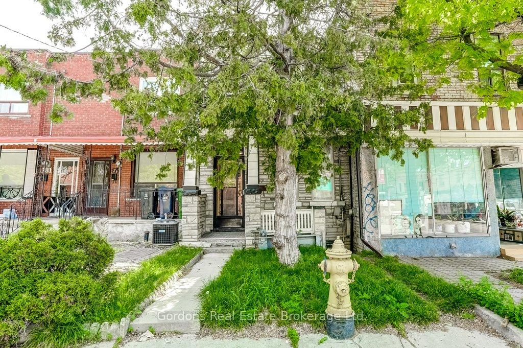 177 Bellwoods Avenue, Toronto C01, ON M6J 2P8