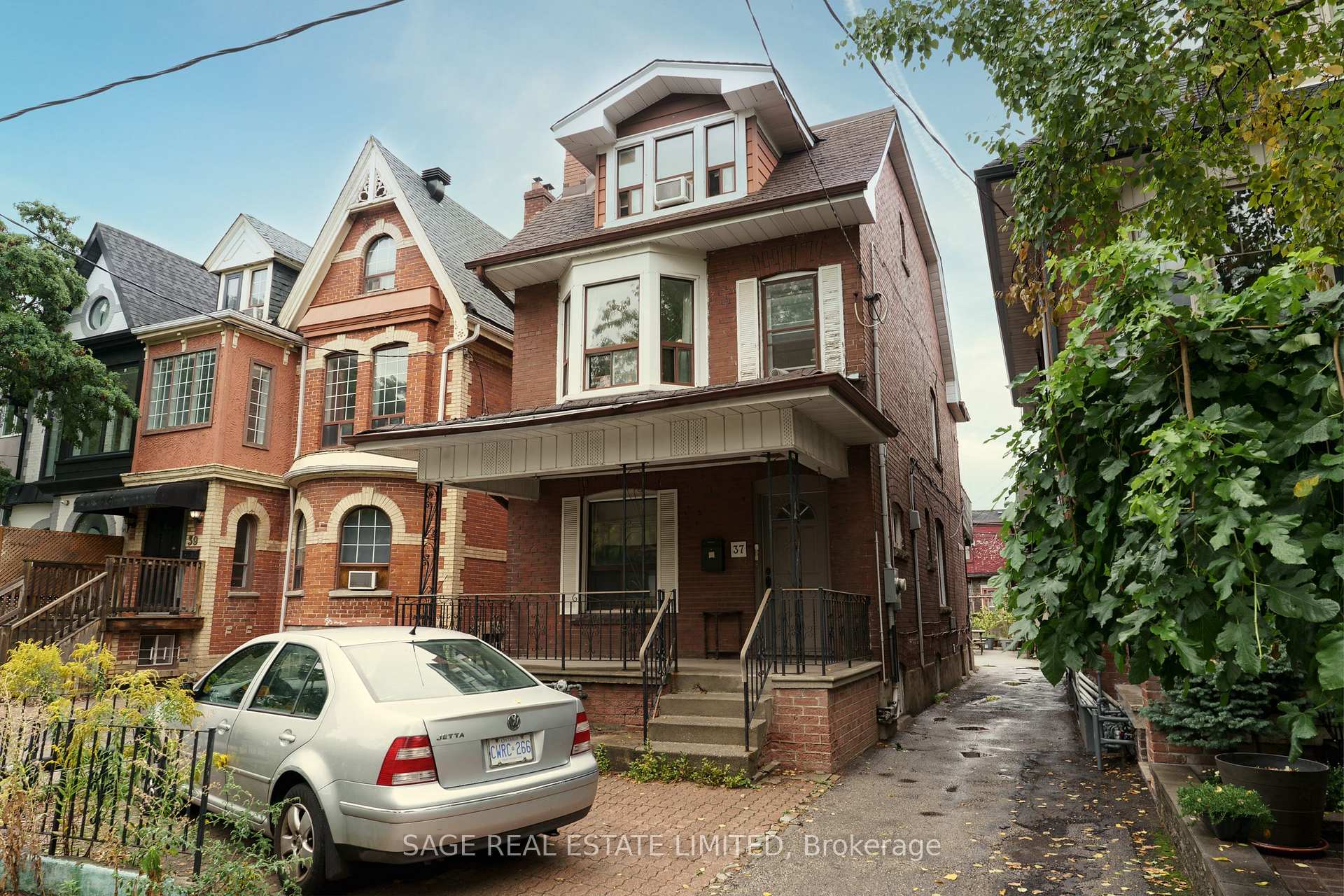 37 Rusholme Road Main, Toronto C01, ON M6J 3H3