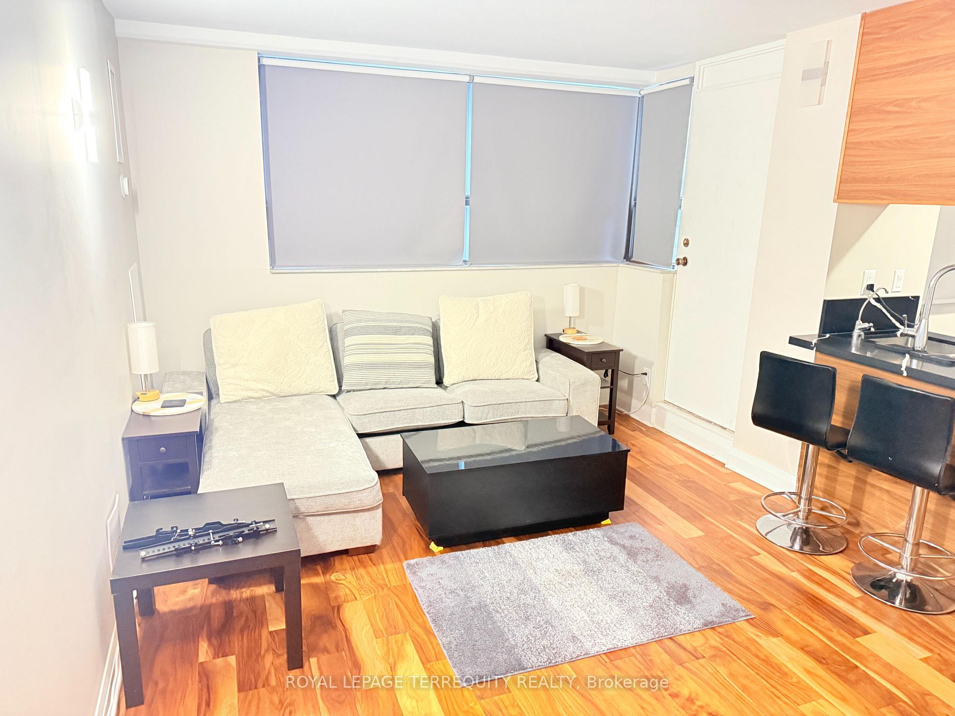 60 Saint Patrick Street 636, Toronto C01, ON M5T 2X5