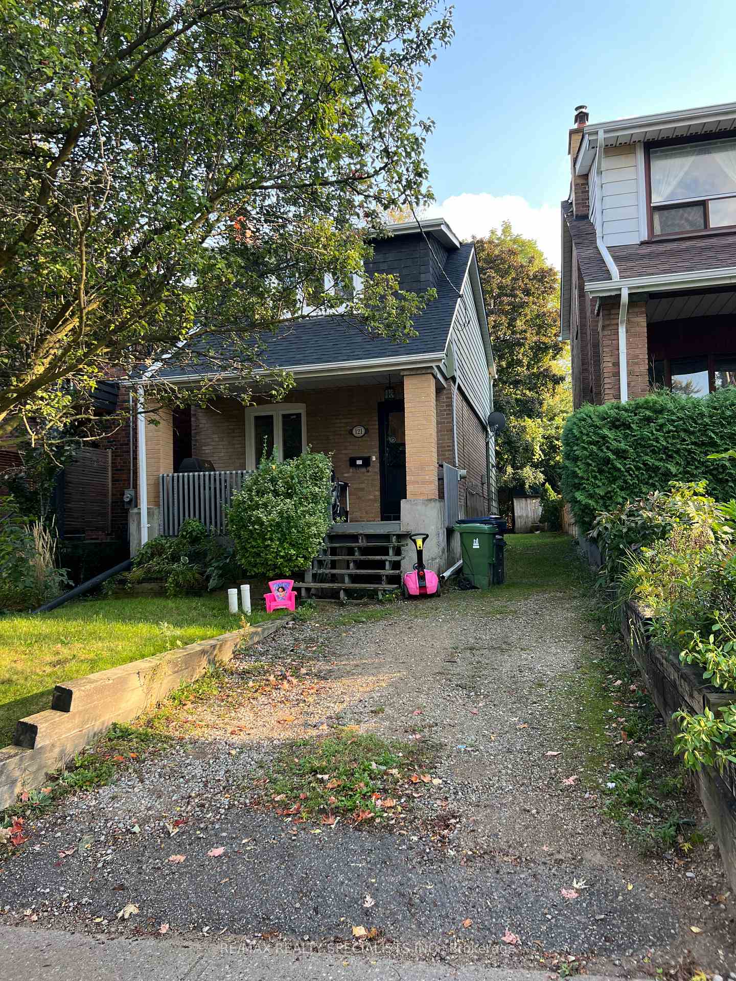 121 MAPLEWOOD Avenue, Toronto C03, ON M6C 1J7