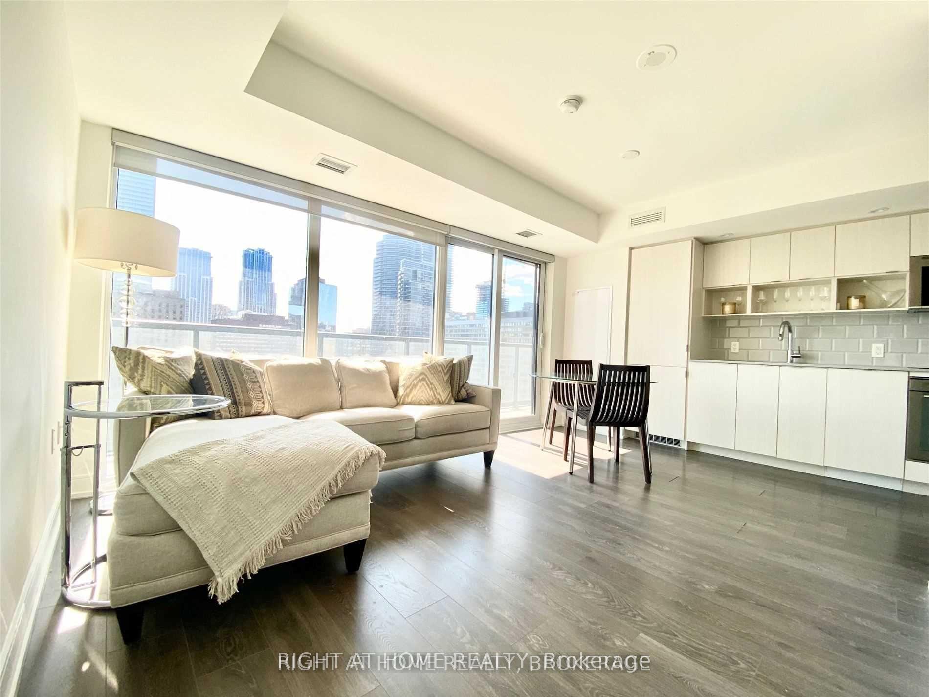 89 Mcgill Street 1412, Toronto C08, ON M5B 0B1