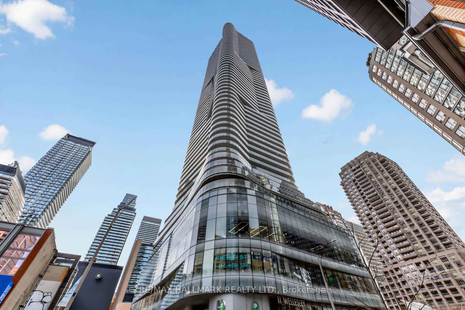 11 Wellesley Street W 3909, Toronto C01, ON M4Y 0G4
