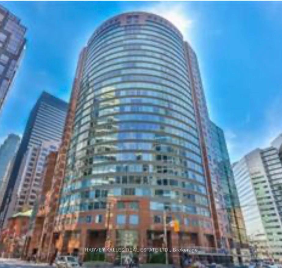 33 University Avenue 2101, Toronto C01, ON M5J 2S7