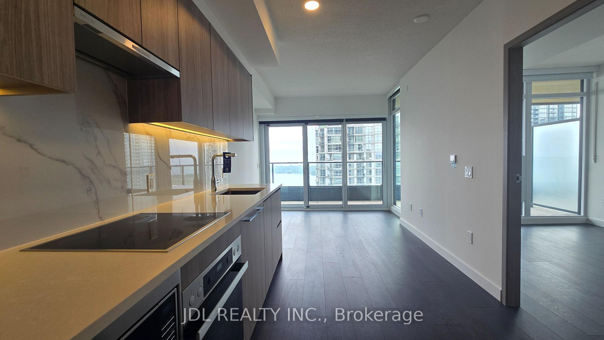 1 Concord Cityplace Way 3706, Toronto C01, ON M5V 0X3