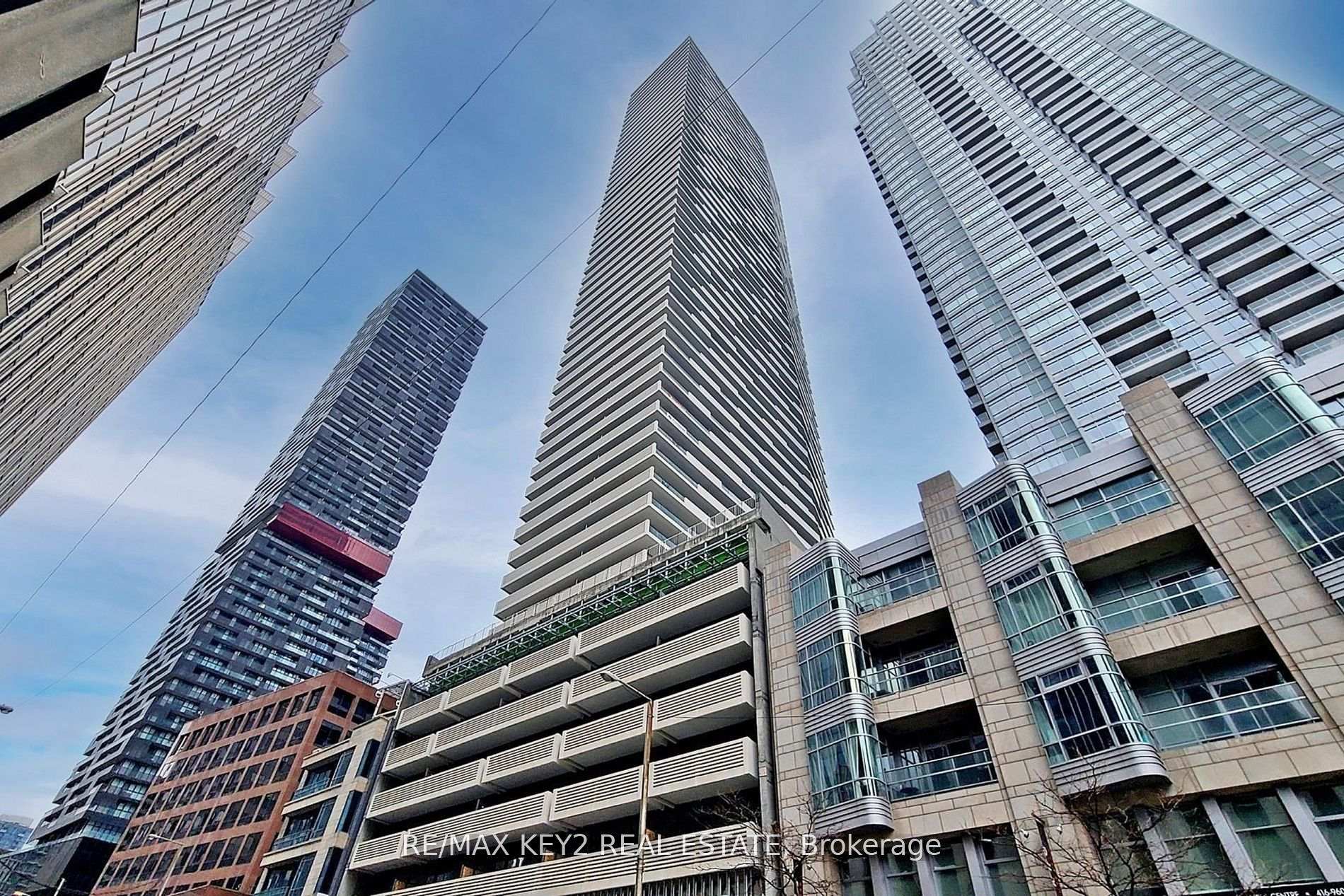 2221 Yonge Street 1604, Toronto C10, ON M4S 0B8