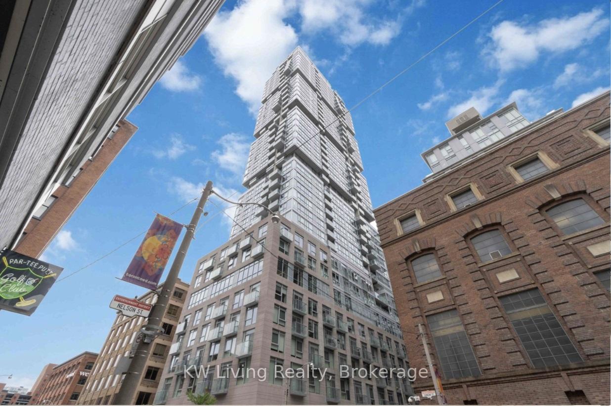 30 Nelson Street 2209, Toronto C01, ON M4V 0H5