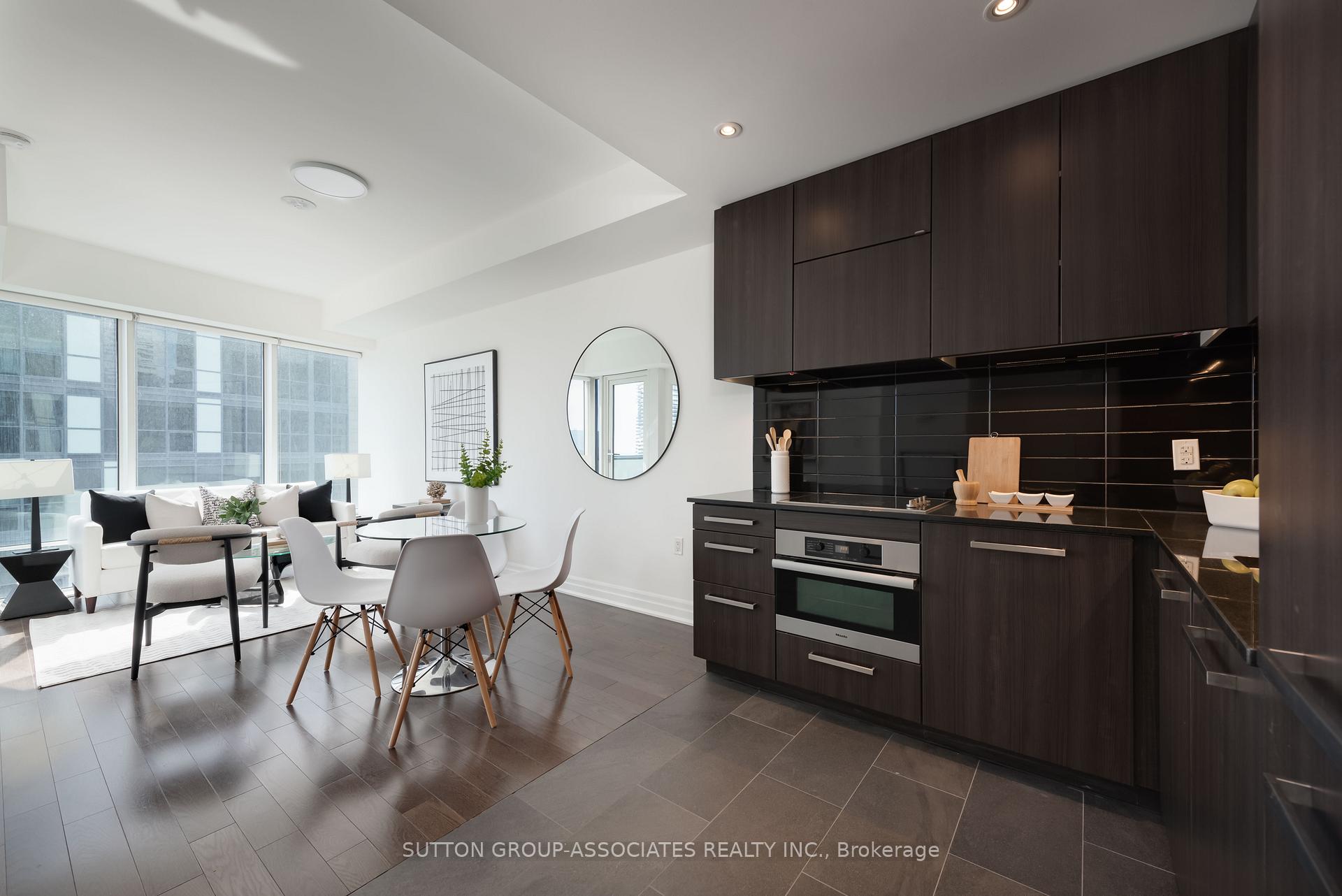 8 The Esplanade Avenue 3212, Toronto C08, ON M5E 0A6