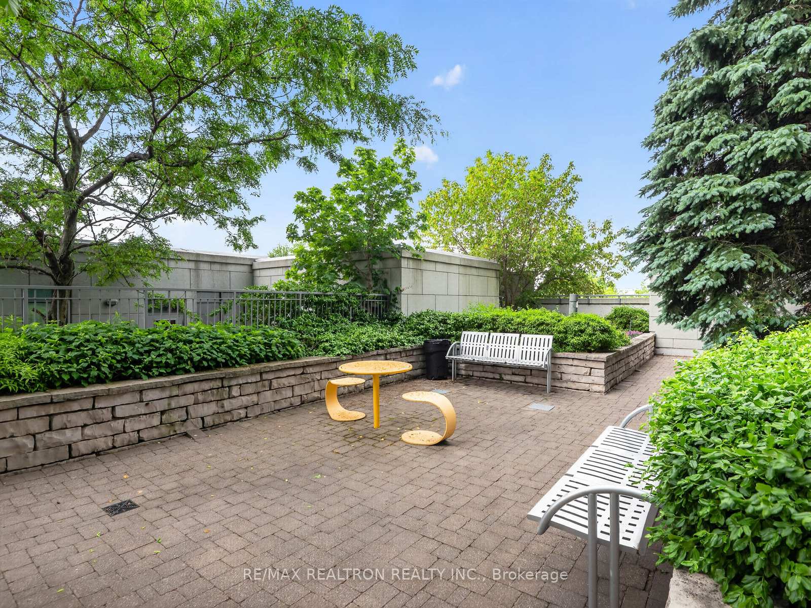 25 Greenview Avenue 317, Toronto C07, ON M2M 0A5