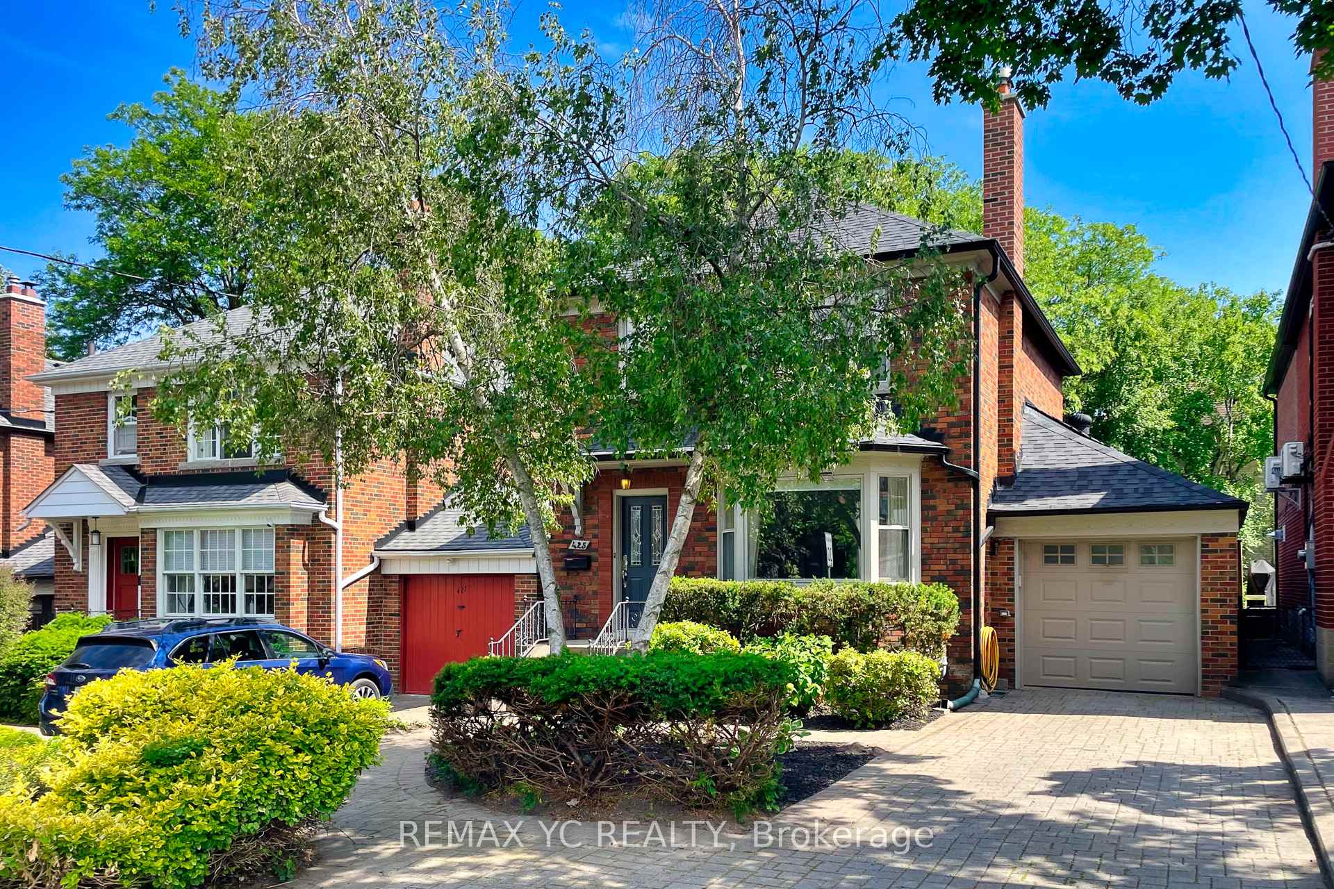 425 Broadway Avenue, Toronto C11, ON M4G 2R3