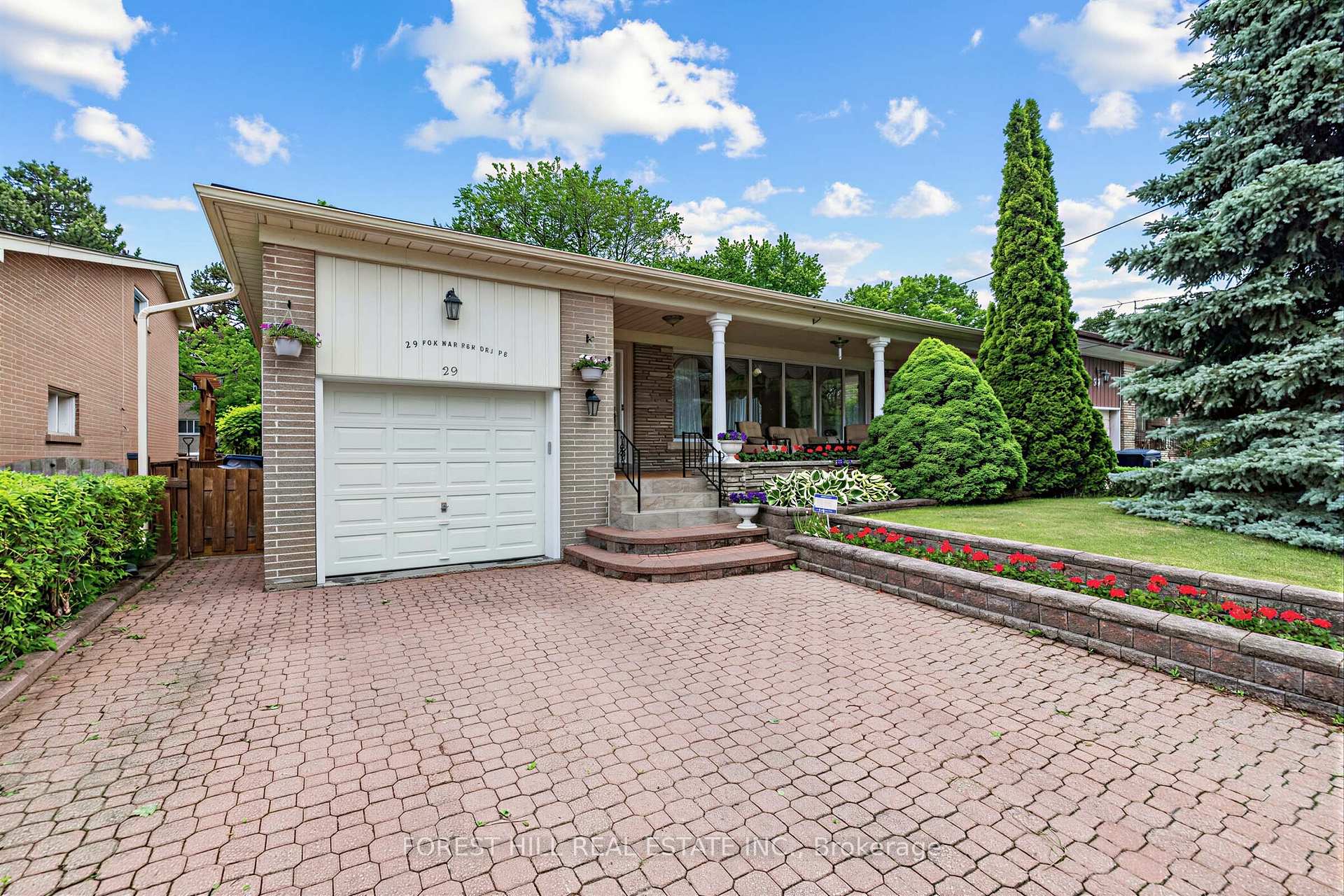 29 Foxwarren Drive, Toronto C15, ON M2K 1L1