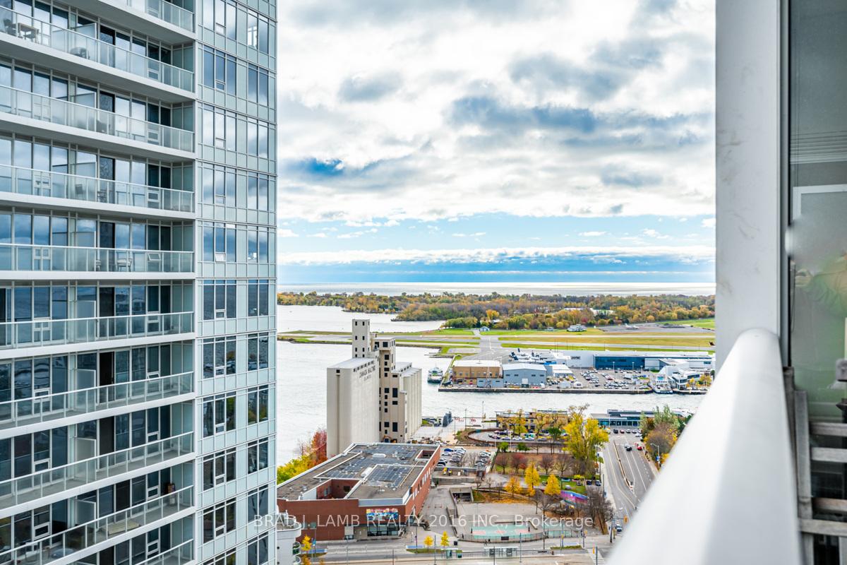 19 Bathurst Street 3208, Toronto C01, ON M5V 0N2