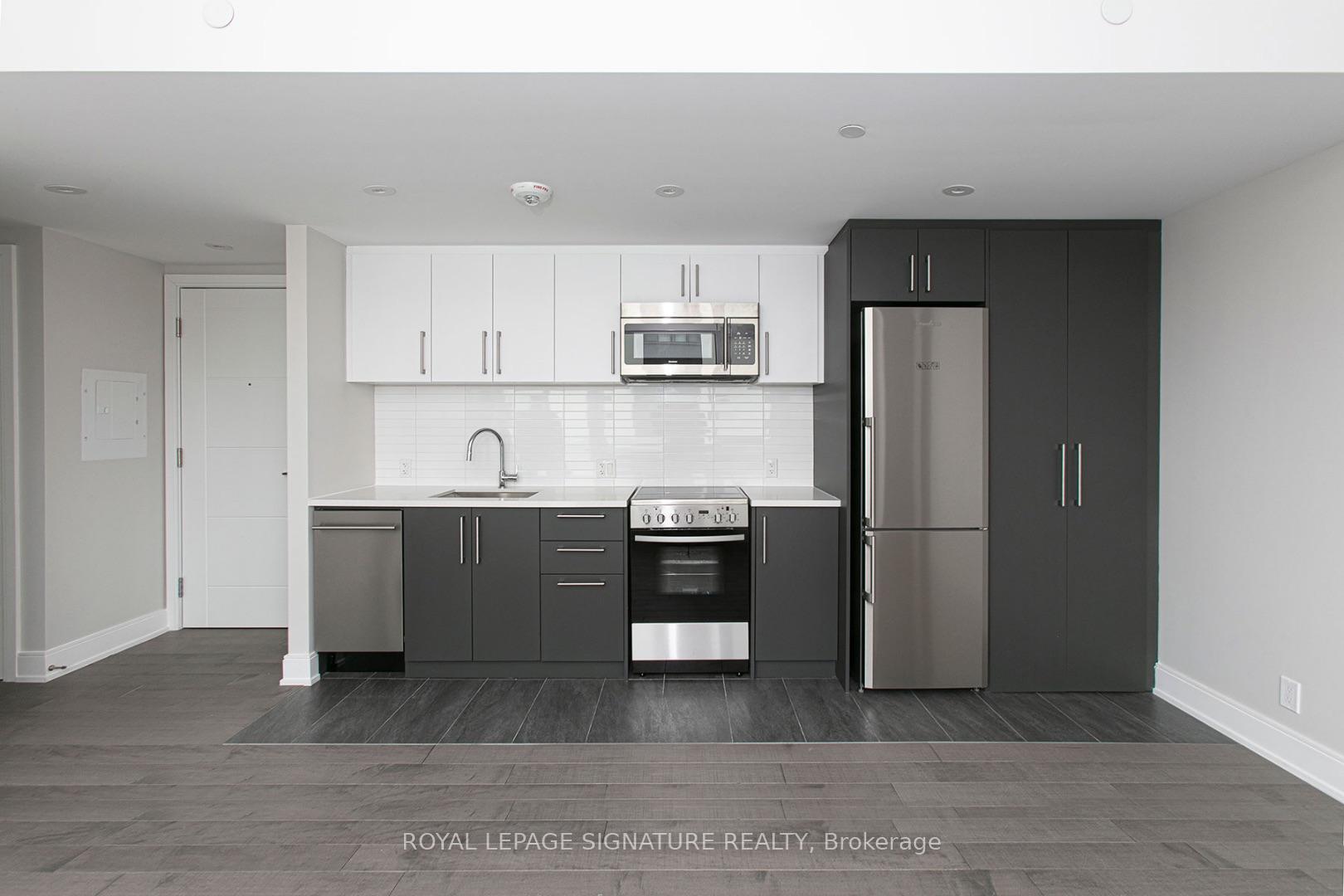 11 Walmer Road 604, Toronto C02, ON M5R 2W9