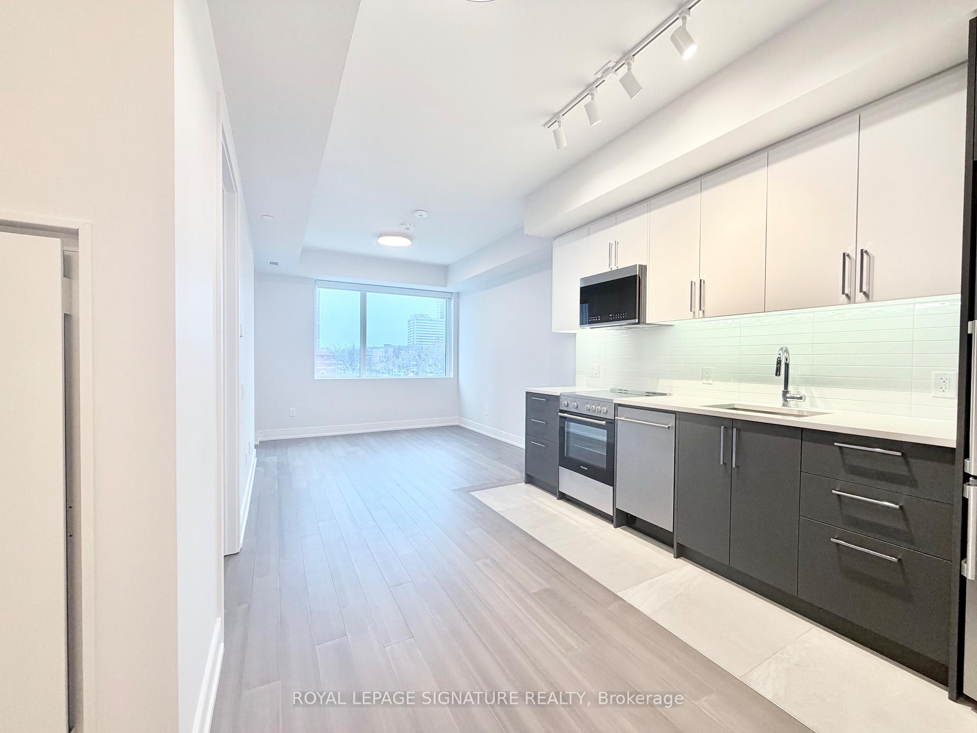 664 Spadina Avenue 406, Toronto C01, ON M5S 0G4