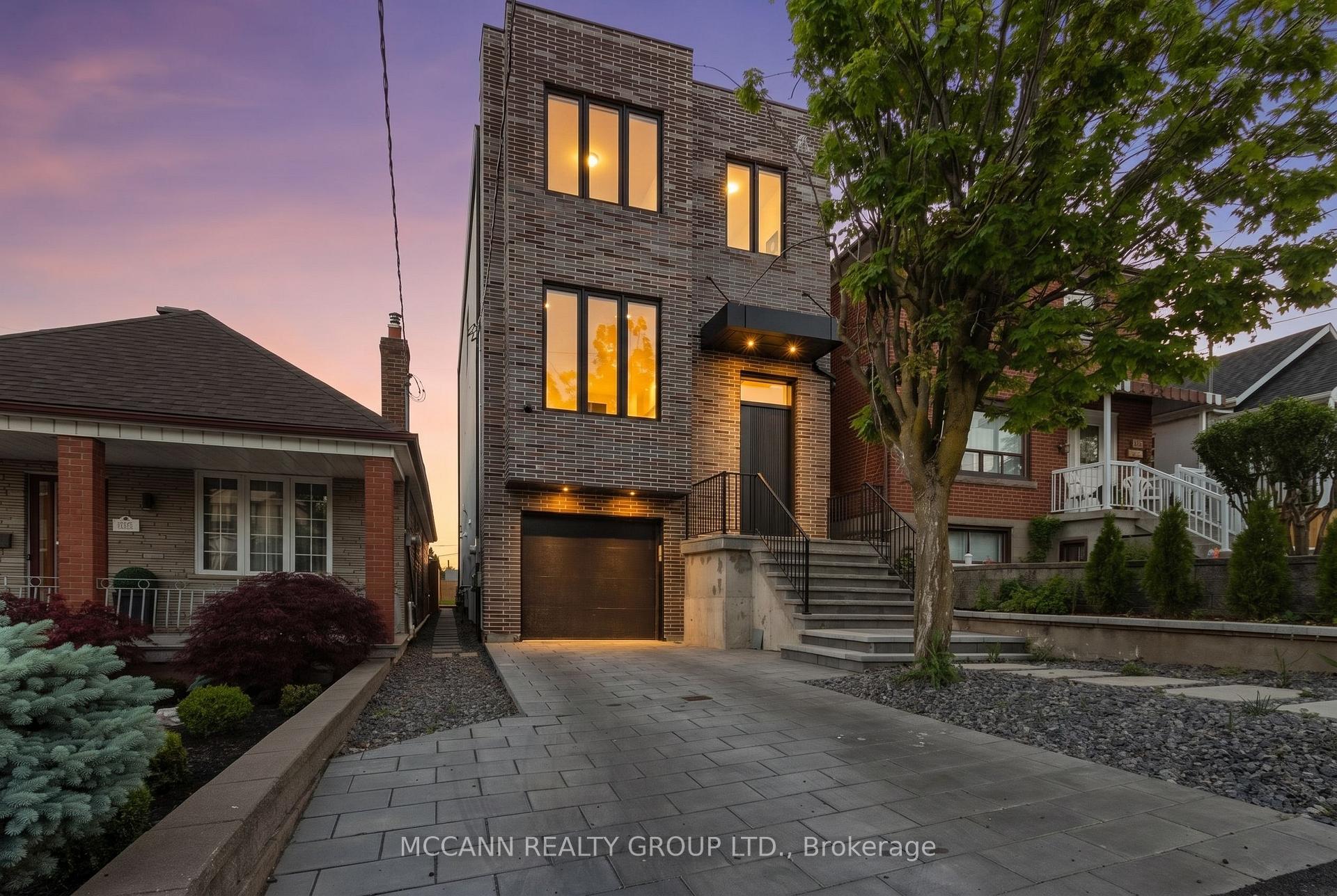 526 Westmount Avenue, Toronto C03, ON M6E 3N7