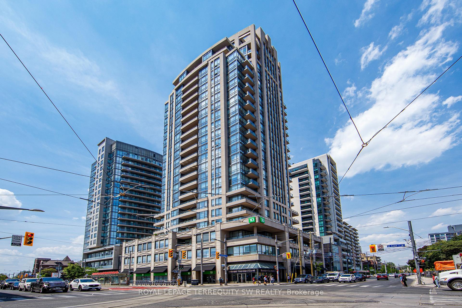 500 St Clair Avenue W 1702, Toronto C03, ON M6C 1A8