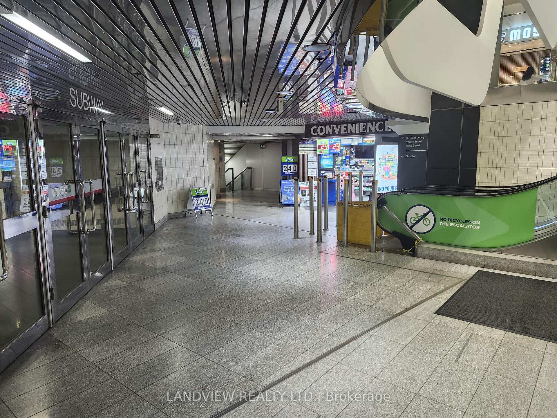 33 Bloor Street E 12, Toronto C08, ON M4W 3H1