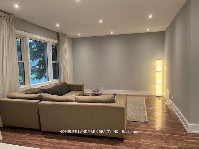 344 Horsham Avenue, Toronto C07, ON M2R 1G6