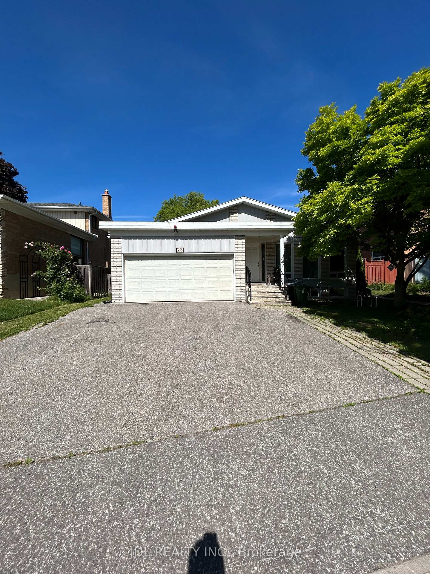 23 W Pineway Blvd Boulevard W Main Floor, Toronto C15, ON M2H 1A3