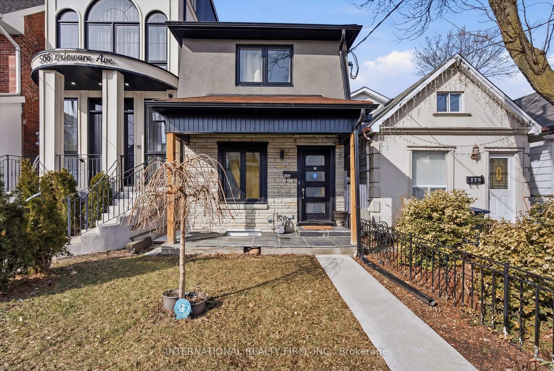 568 Delaware Avenue N, Toronto C02, ON M6H 2V2