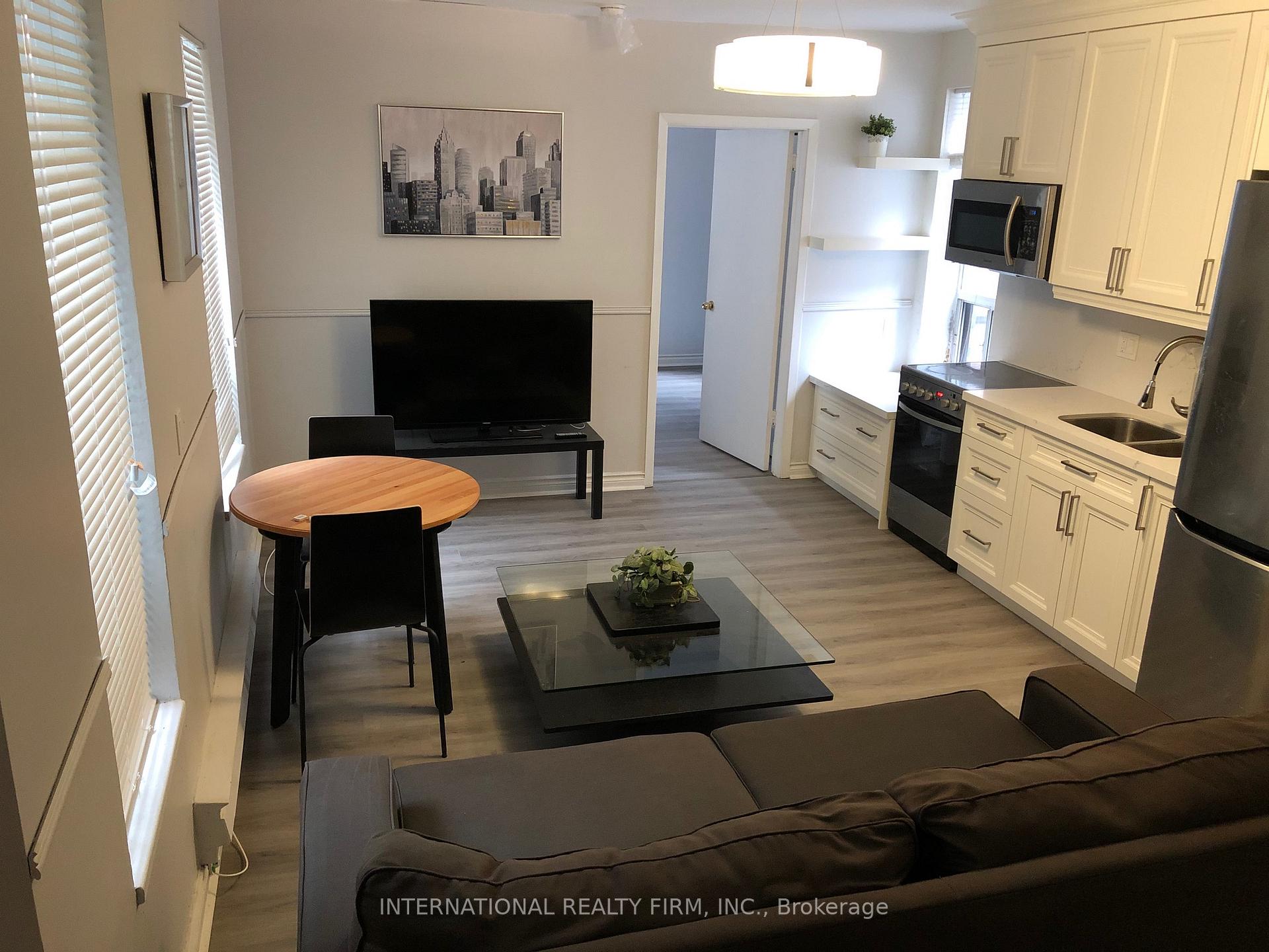 274 George Street 2B, Toronto C08, ON M5A 2N1