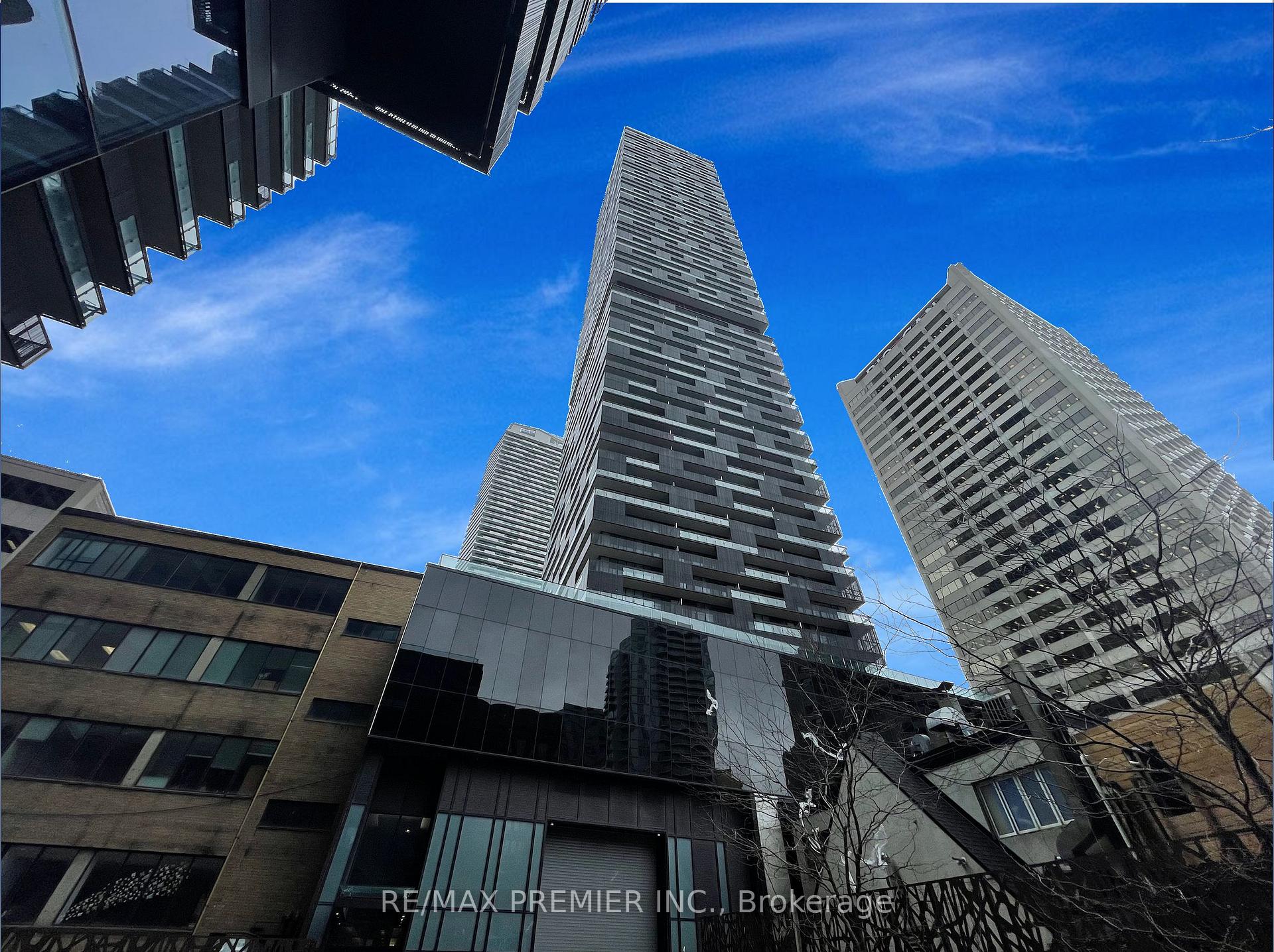 8 Eglinton Avenue E 4301, Toronto C10, ON M4P 0C1