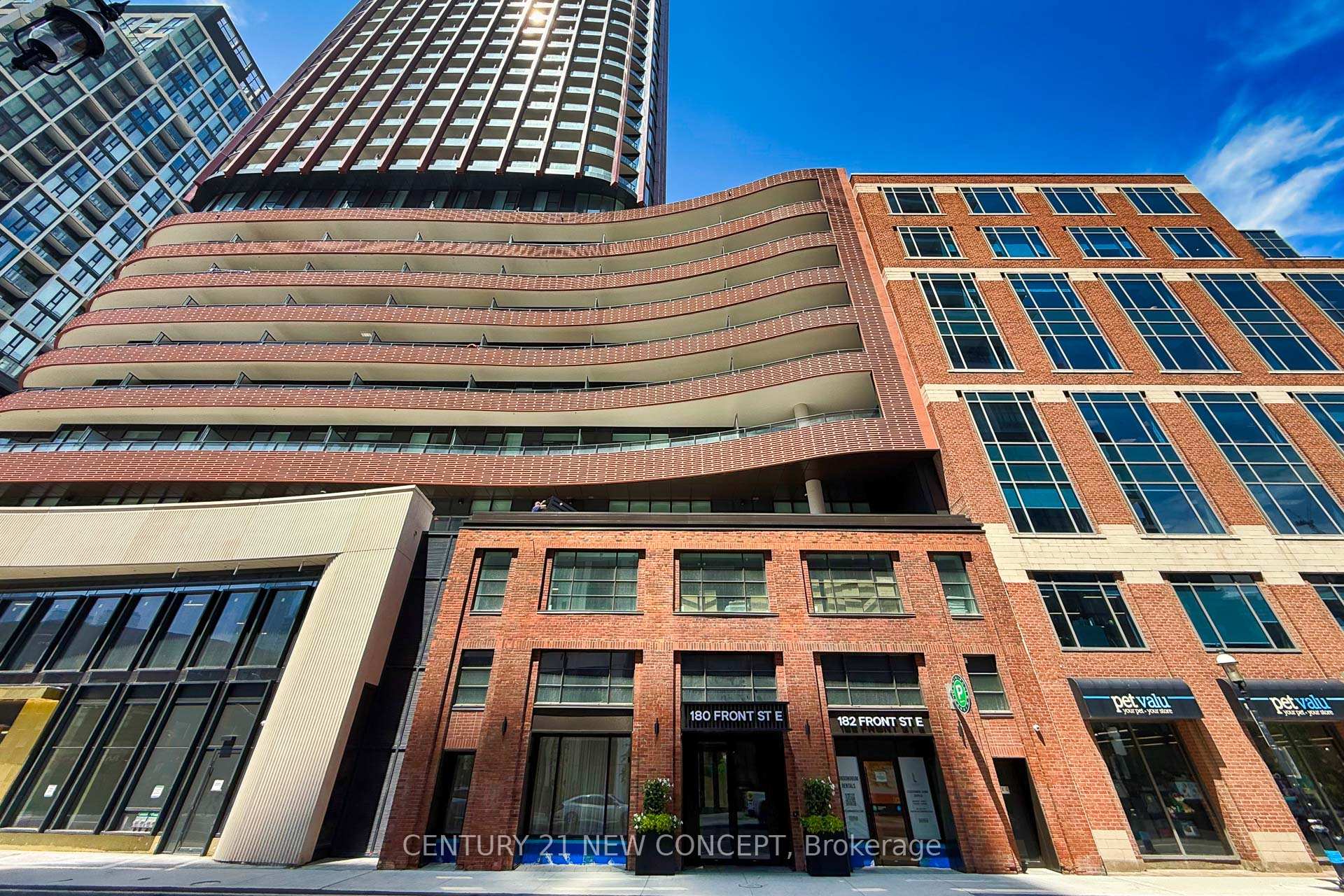 180 Front Street E 3810, Toronto C08, ON M5A 0A9