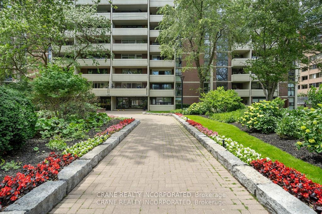 40 Homewood Avenue 210, Toronto C08, ON M4Y 2K2