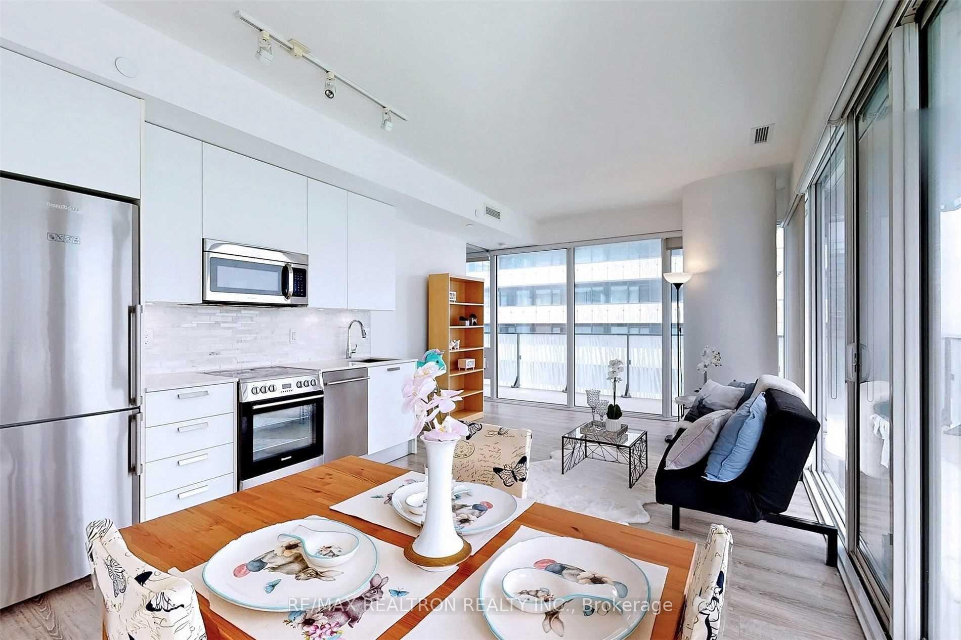 42 Charles Street E 3902, Toronto C08, ON M4Y 1T4