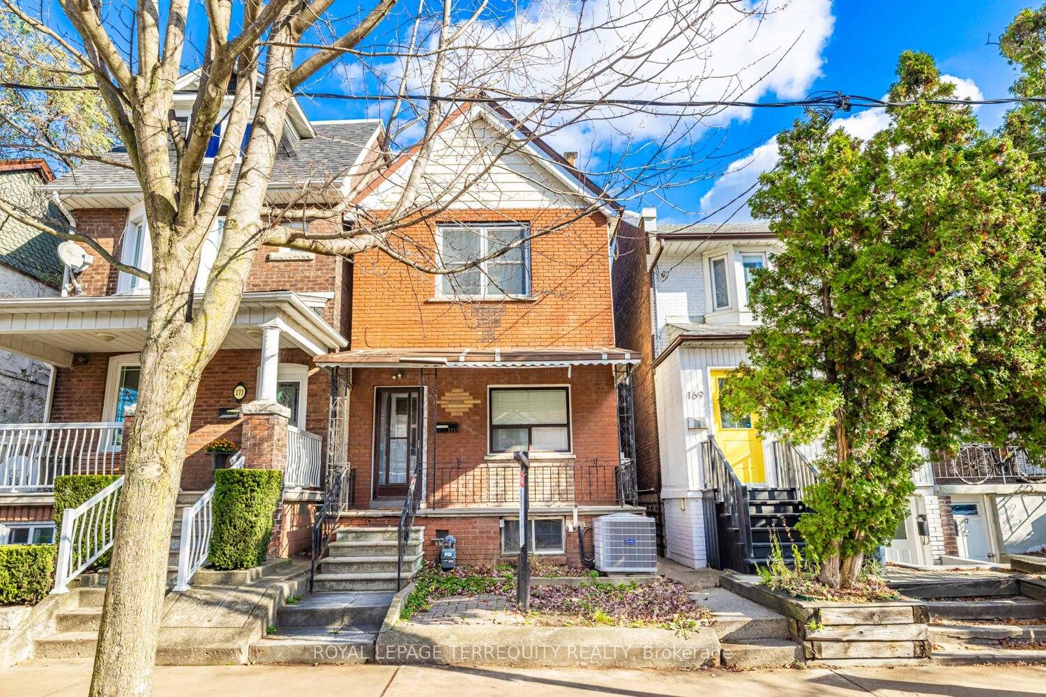 171 Christie Street Top Floor, Toronto C02, ON M6G 3B3