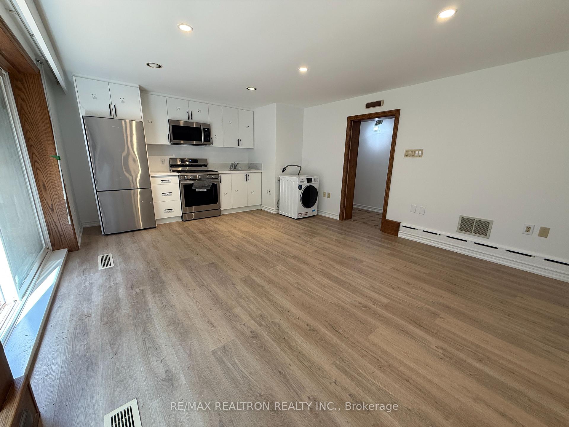 368 Spring Garden Avenue Lower, Toronto C14, ON M2N 3H5