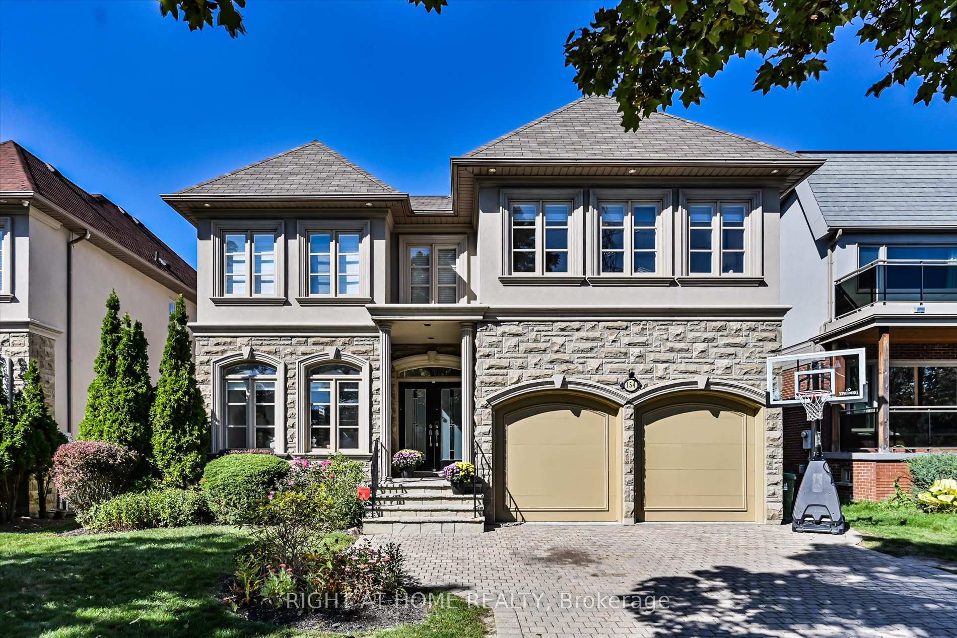 154 Charlton Boulevard, Toronto C07, ON M2R 2J1