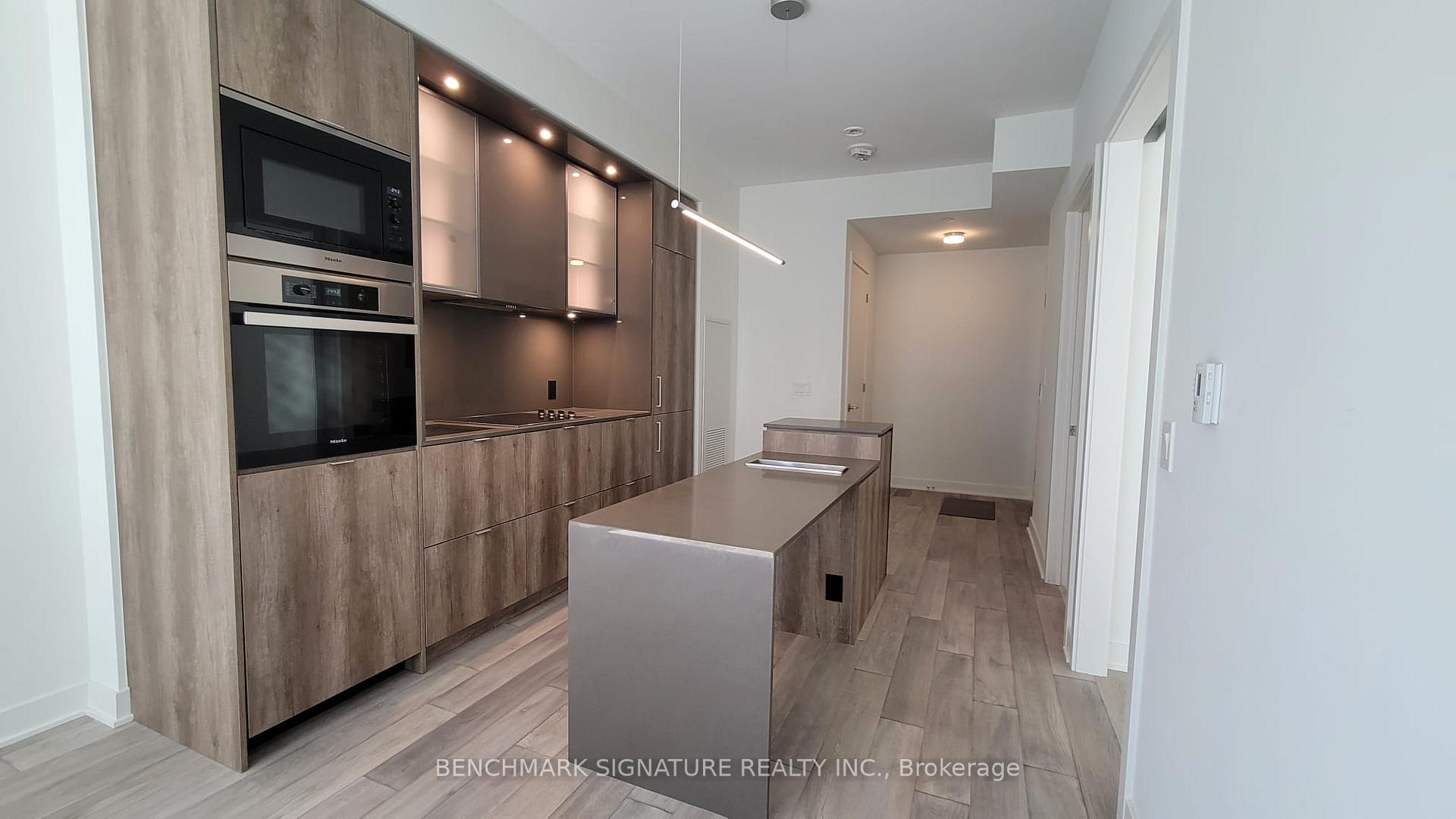 11 Yorkville Avenue 2102, Toronto C02, ON M4W 0B7