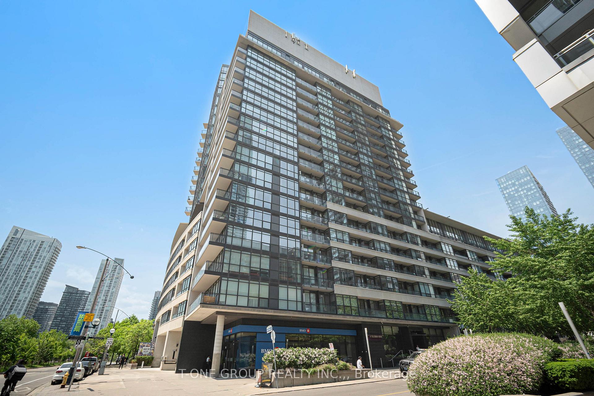 8 Telegram Mews 829, Toronto C01, ON M5V 3Z5