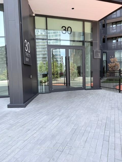 30 Tretti Way 418, Toronto C06, ON M3H 0E3