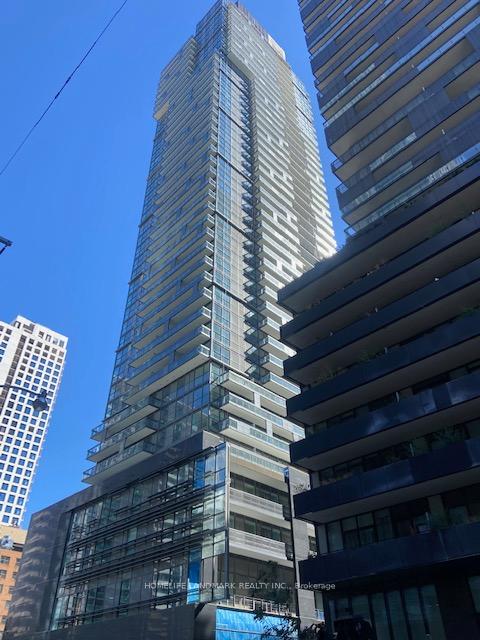 39 Roehampton Avenue 905, Toronto C10, ON M4P 1P9