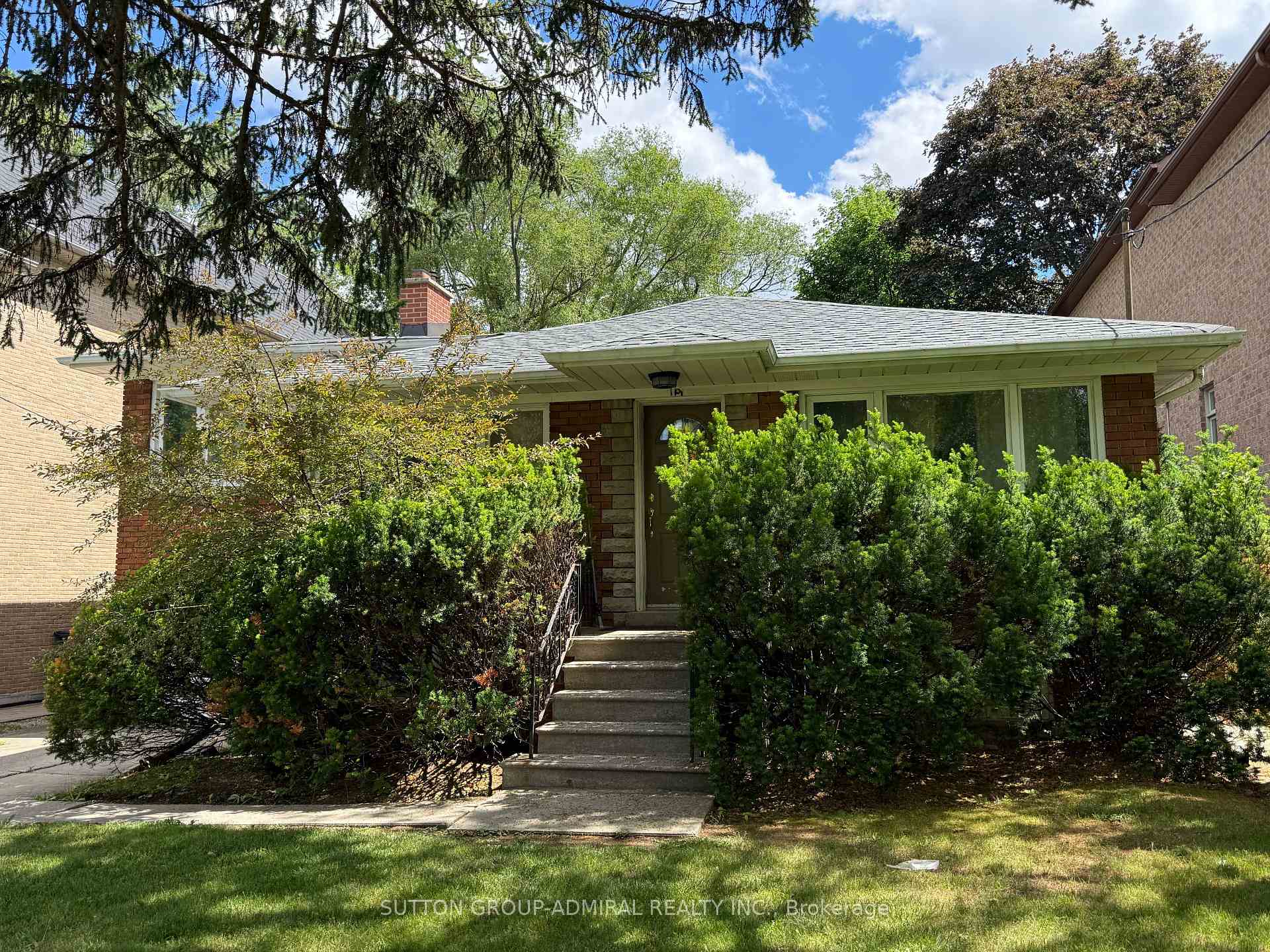 119 Caribou Road, Toronto C04, ON M5N 2B1