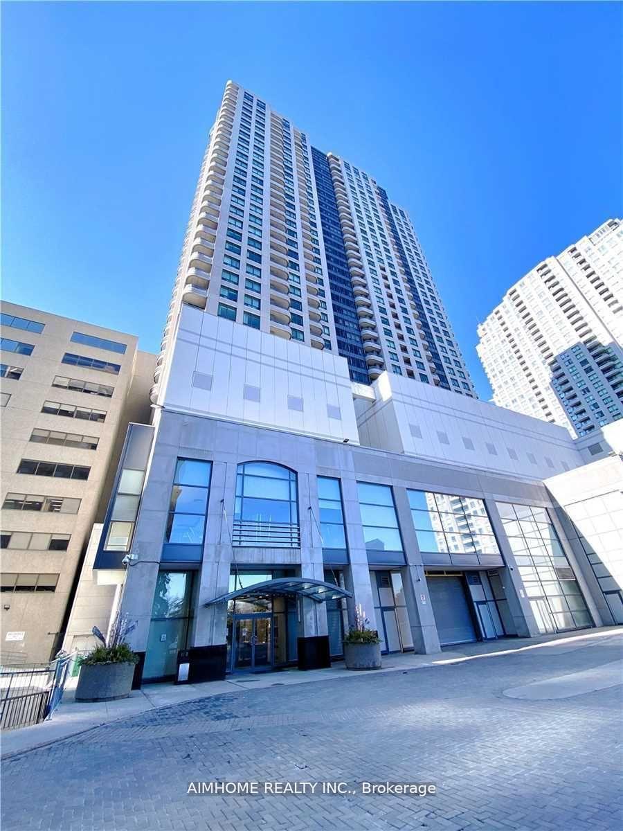 8 Hillcrest Avenue 2101, Toronto C14, ON M2N 6Y6