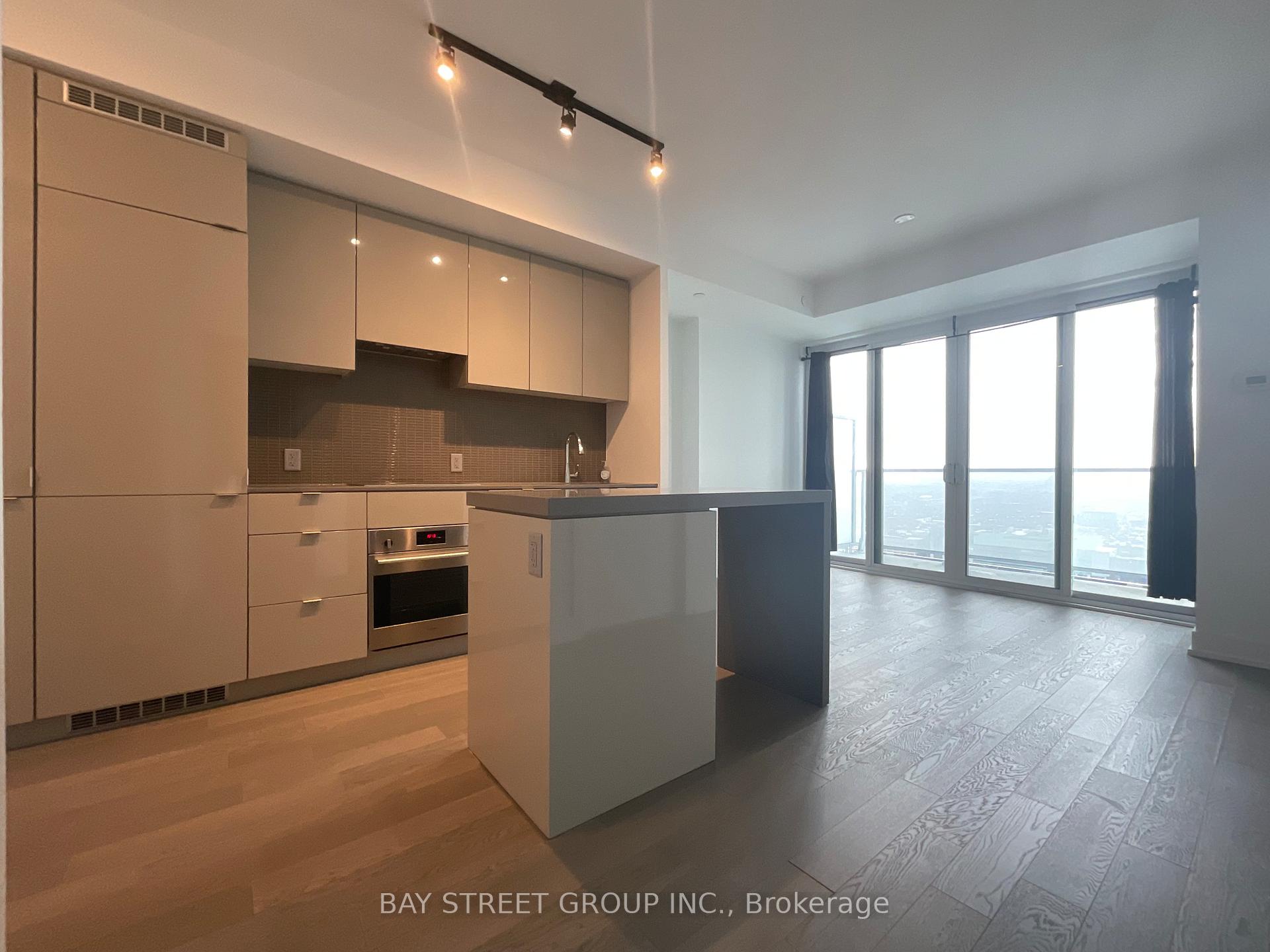7 Grenville Street 5213, Toronto C01, ON M4Y 1X3